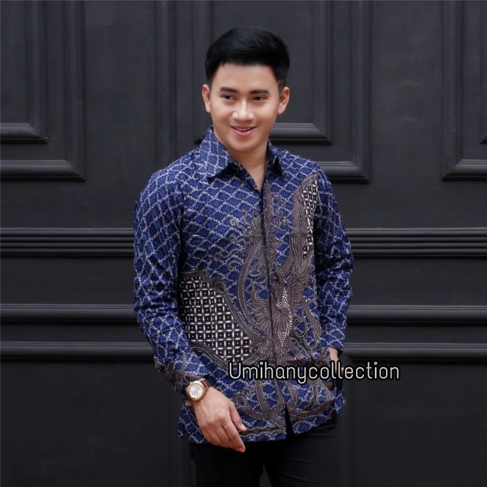 Foto Cowok Ganteng Pake Baju Batik Modern