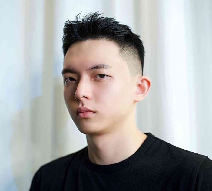 Foto Cowok Ganteng Dengan Gaya Rambut Ivy League